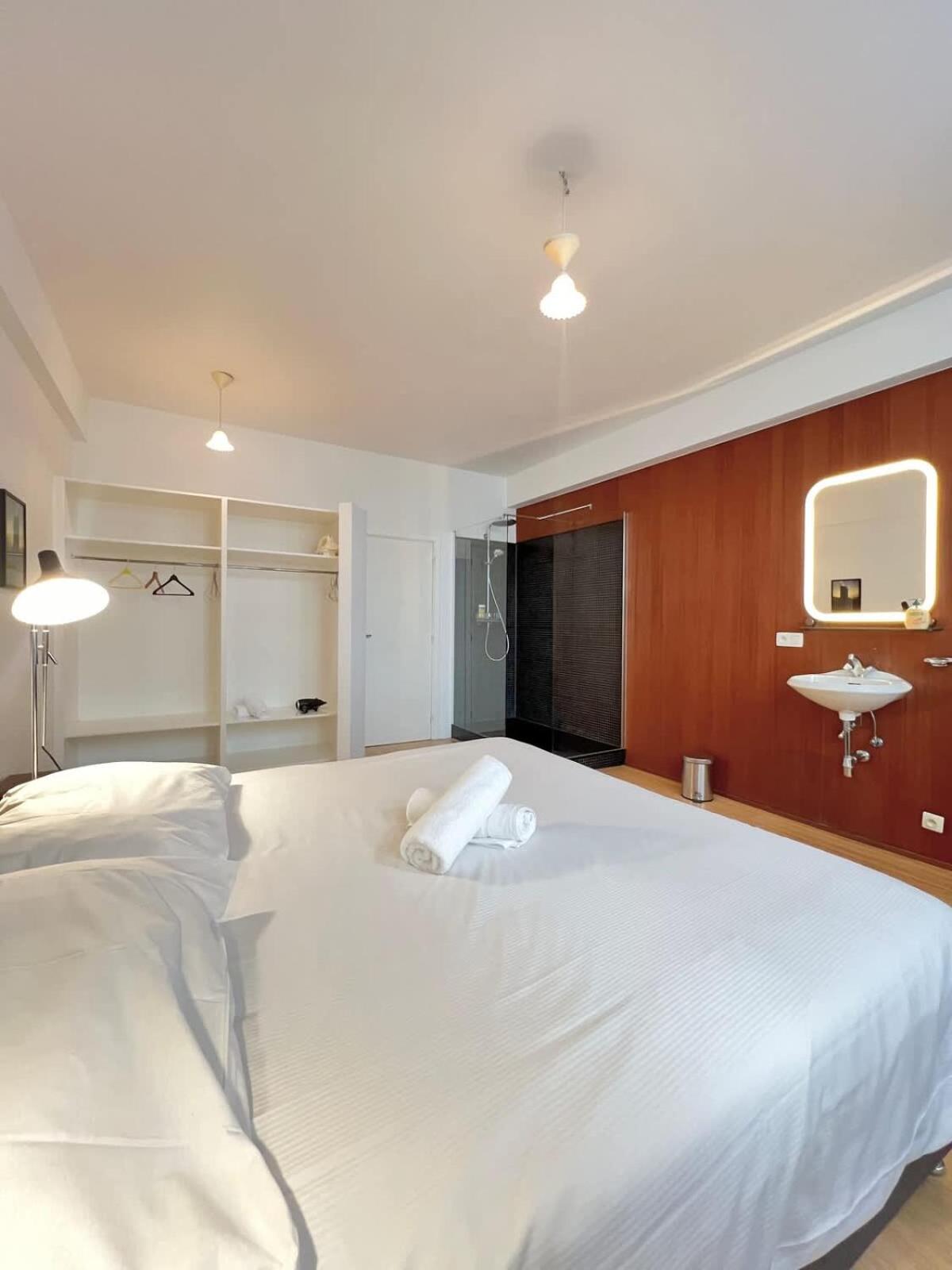 5 Min From Grand Place 1 Bedroom Apt Renovated! * Bruxelles